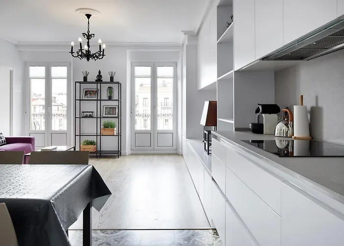 Aldamar Old Town - Romantic Historic Centre *